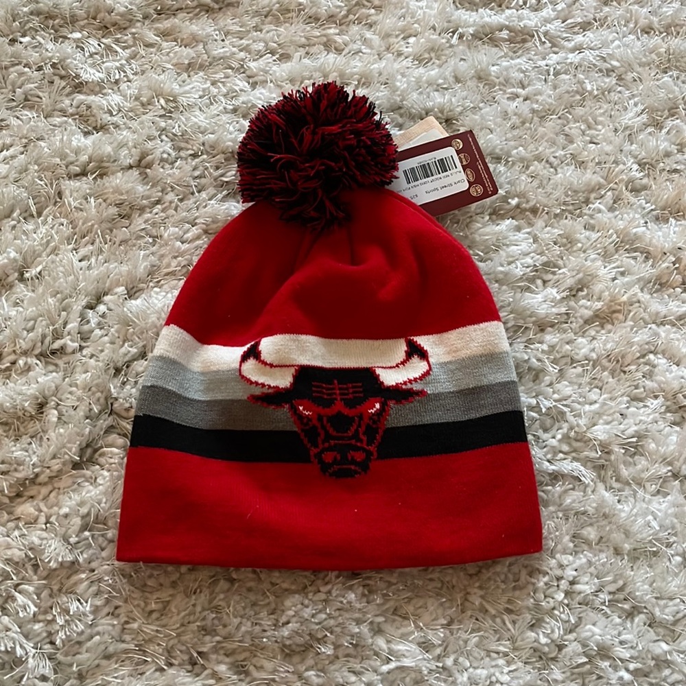 Mitchell & ness bulls beanie - Picture 1 of 2
